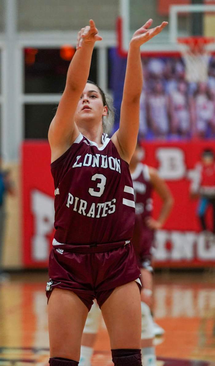 mathis-london-girls-basketball-playoffs00017